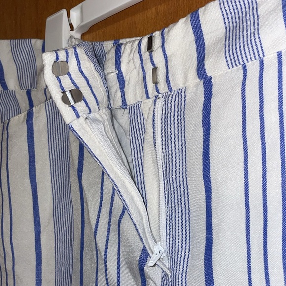 •ANN TAYLOR LOFT•THE RIVERA SHORT  WHITE & BLUE STRIPE LINEN/VISCOSE  SHORTS 6 - Picture 6 of 9